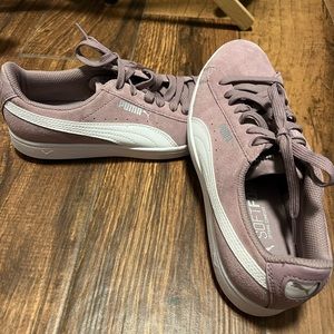 Puma in lavender/mauve color Women’s size 7.5 worn one time.